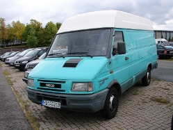 Iveco-TurboDaily-3510-blau-Weddy-131108-01