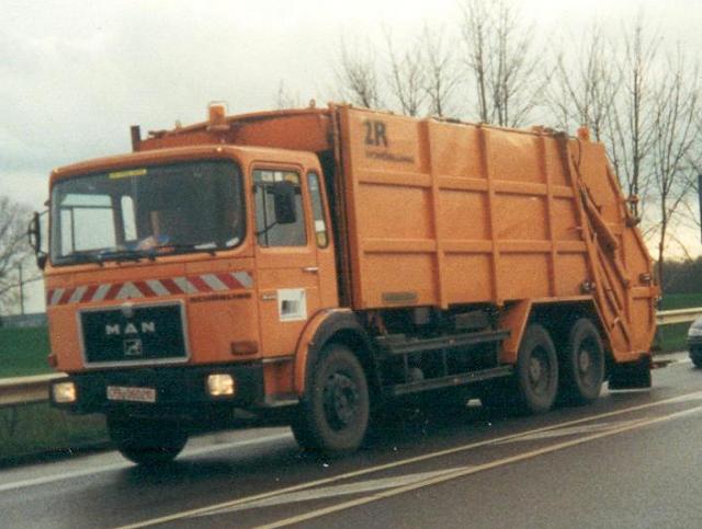 MAN-F8-Pressmuellwagen-orange-Szy-060604-1.jpg - MAN F8Trucker Jack