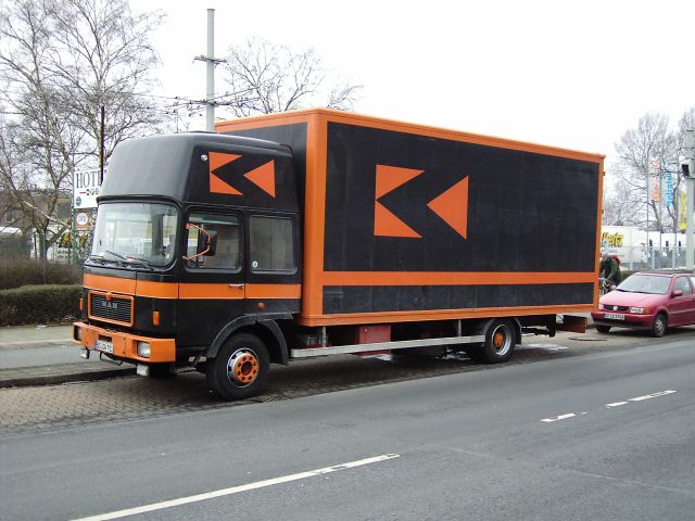 MAN-F8-schwarz-orange-Blumenberg-280305-02.jpg - MAN F8Ralf Blumenberg