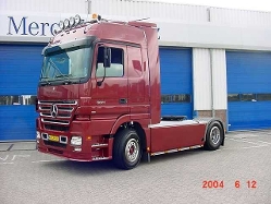 MB-Actros-1854-MP2-LS-rot-Hobo-130804-2