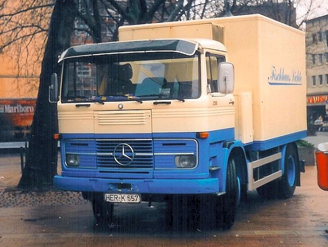 MB-LP-blau-weiss-Weddy-121004-1.jpg - Mercedes-Benz LP Clemens Weddy