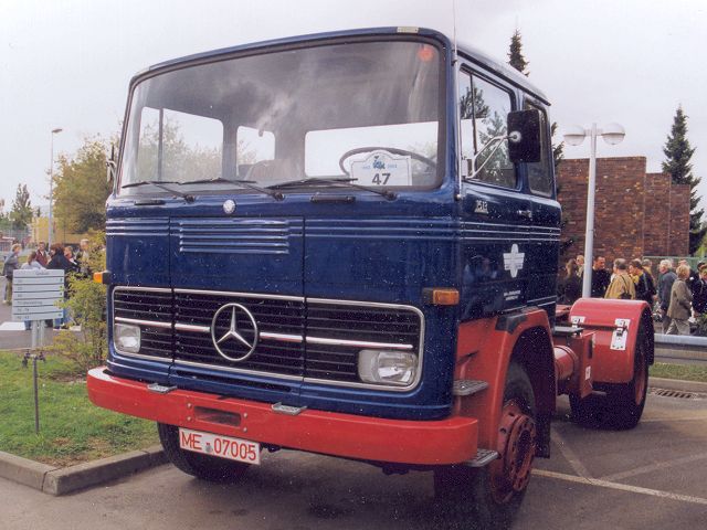 MB-LPS-1513-blau-rot-Thiele-260205-01.jpg - Mercedes-Benz LPS 1513Jörg Thiele