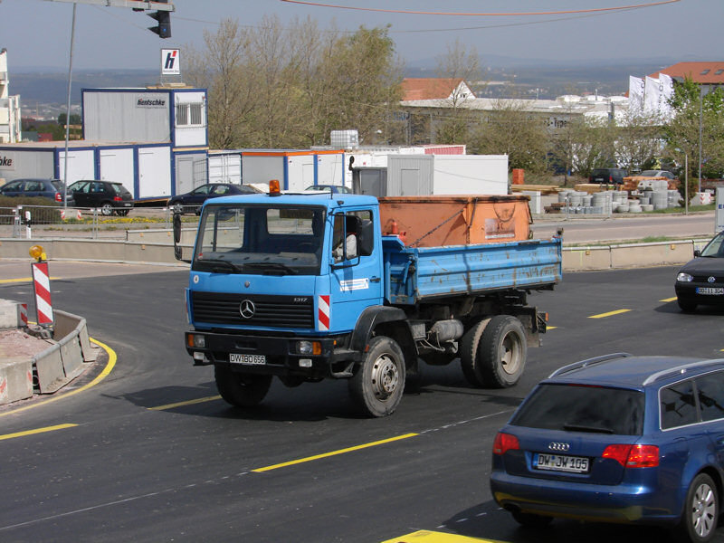 MB-LK-1317-4x4-blau-Weddy-020907-01.jpg - Mercedes-Benz LK 1317Clemens Weddy
