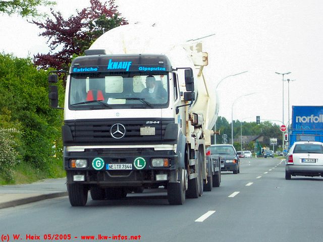 MB-SK-2544-Knauf-090505-01.jpg - Mercedes-Benz SK 2544