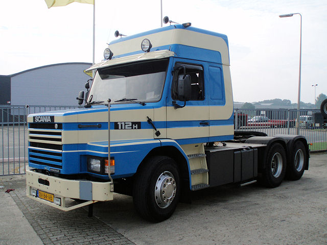 Scania-112-H-blau-PvUrk-100207-05.jpg - Scania 112 HPiet van Urk