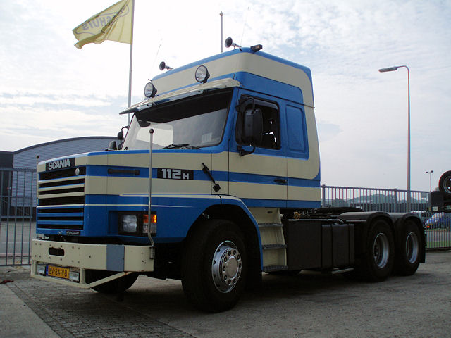 Scania-112-H-blau-PvUrk-100207-06.jpg - Scania 112 HPiet van Urk
