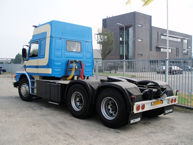 Scania-112-H-blau-PvUrk-100207-07.jpg - Scania 112 HPiet van Urk