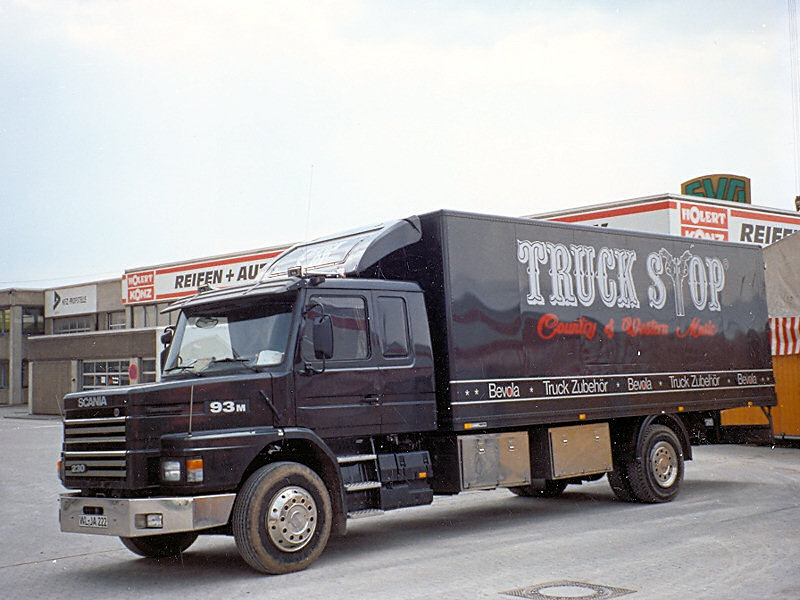 Scania-93-M-230-Truck-Stop-Fitjer-140907-01.jpg - Scania 93 M 230Eike Fitjer