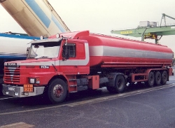 Scania-113-M-rot-Thiele-050305-01