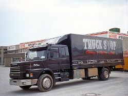 Scania-93-M-230-Truck-Stop-Fitjer-140907-01