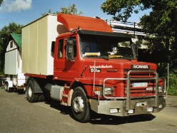 Scania-93-M-250-rot-Kleinrensing-180907-01