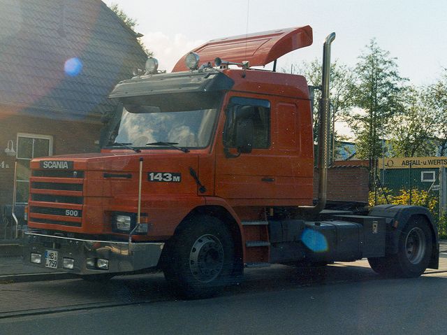Scania-143-M-500-rot-Hensing-101205-01.jpg - Scania 143 M 500Jens Hensing