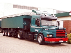 Scania-143-H-gruen-Hensing-101205-01