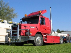Scania-143-H-rot-Eischer-200105-2