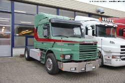 Scania-143-M-gruen-281110-03