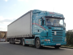 Scania-R-420-blau-DS-070110-01