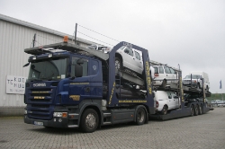 Scania-R-420-blau-Holz-100810-01