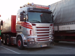 Scania-R-580-Frante-Holz-170605-01