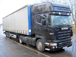 Scania-R-620-schwarz-Szy-140708-01