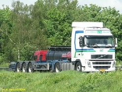 Volvo-FH12-420-IRT-100504-1-NL