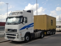 Volvo-FH12-460-weiss-DS-260610-01