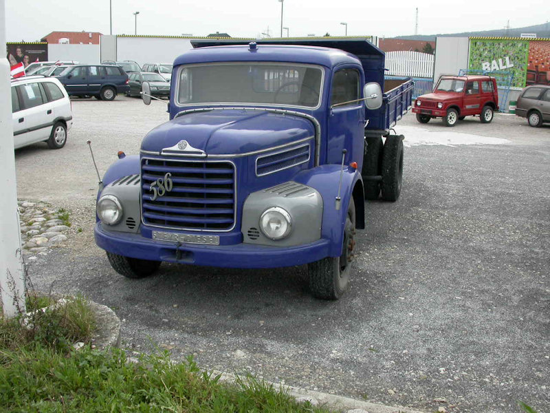 Steyr-586-blau-Palischek-150508-03.jpg - Charly