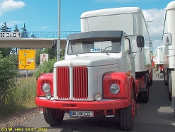 Scania-L-111-Hauber-rot-grau