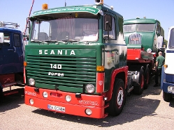 Scania-LB-140-gruen-rot-Koster-091106-01