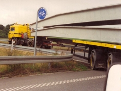 06-Volvo-F12-Schwertransport-Stahltraeger-(Jensen)