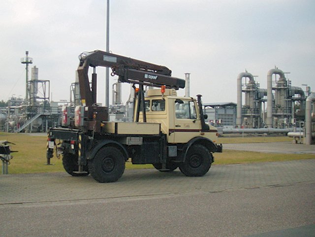 MB-Unimog-1250-BEB-04-(Quitsch).jpg