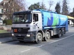 MB-Actros-3244-MP2-Cand-Landi-Junco-261105-01