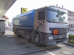 MB-Actros-3244-MP2-Cand-Landi-Junco-261105-02