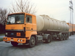 Ford-Transconti-4432-orange-AKuechler-240105-01