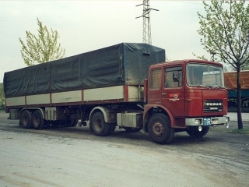 Roman-Diesel-10210-rot-AKuechler-240105-01