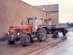 Traktor-rot-AKuechler-240105-01