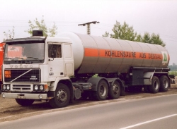 Volvo-F10-weiss-AKuechler-240105-01