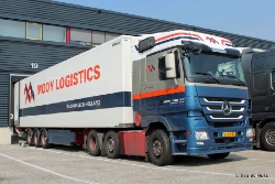 NL-MB-Actros-3-Mooy-Holz-080612-01