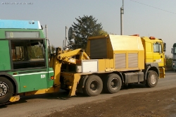 RO-MAN-F2000-gelb-Vorechovsky-291008-02