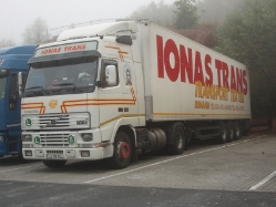 Volvo-FH12-420-Ionas-Trans-Holz-120907-01-RO