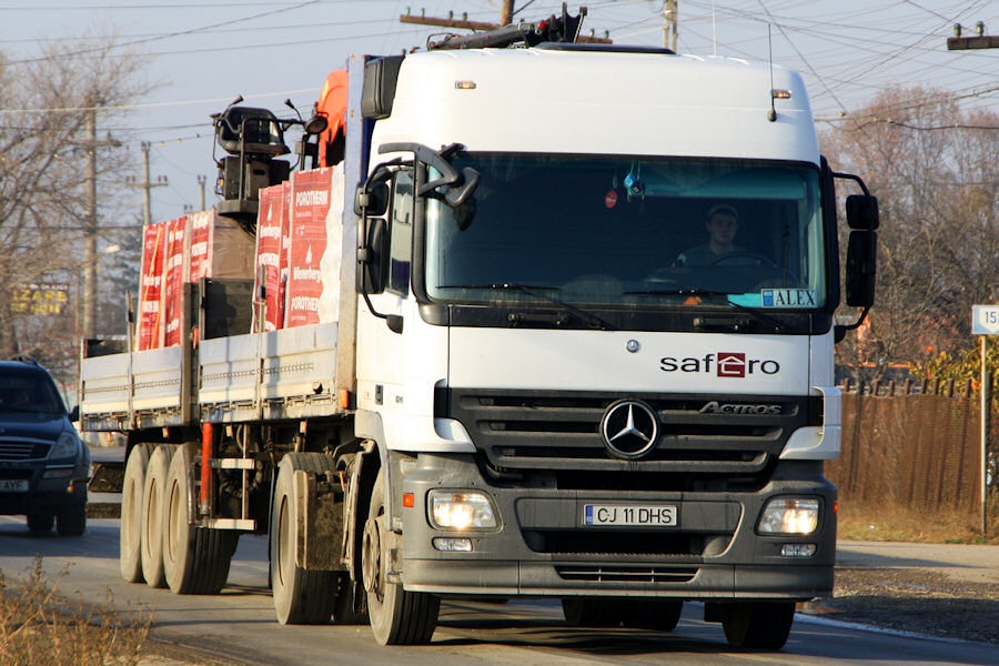 RO-MB-Actros-MP2-1841-weiss-Bodrug-211208-01.jpg