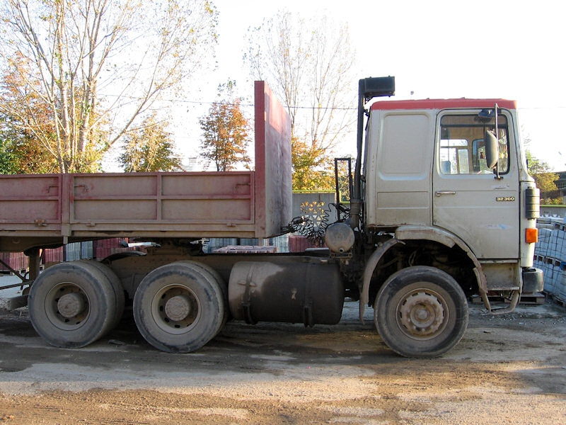 RO-Roman-Diesel-32360-grau-Bodrug-291008-02.jpg