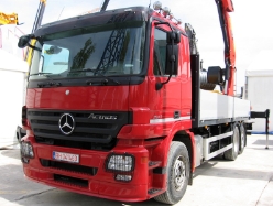 RO-MB-Actros-MP2-2641-rot-Bodrug-150508-01