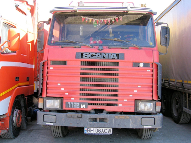 RO-Scania-112-M-rot-Bodrug-160308-01.jpg