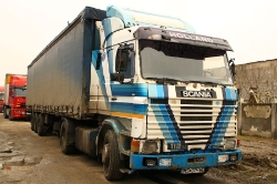 RO-Scania-112-M-weiss-Bodrug-100209-01