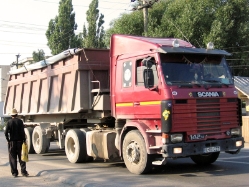 RO-Scania-142-H-rot-Bodrug-210808-01