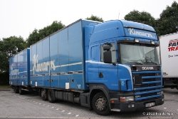 S-Scania-124-L-420-blau-Holz-100711-01