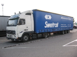 S-Volvo-FH12-420-Swetrail-Posern-110609-01