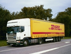 Scania-124-L-420-DHL-Wihlborg-250904-1-S