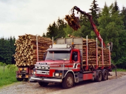Scania-143-H-Holztrans-rot-(Rufin)