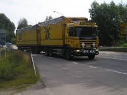 Scania-144-L-530-gelb-Reck-280804-1-S